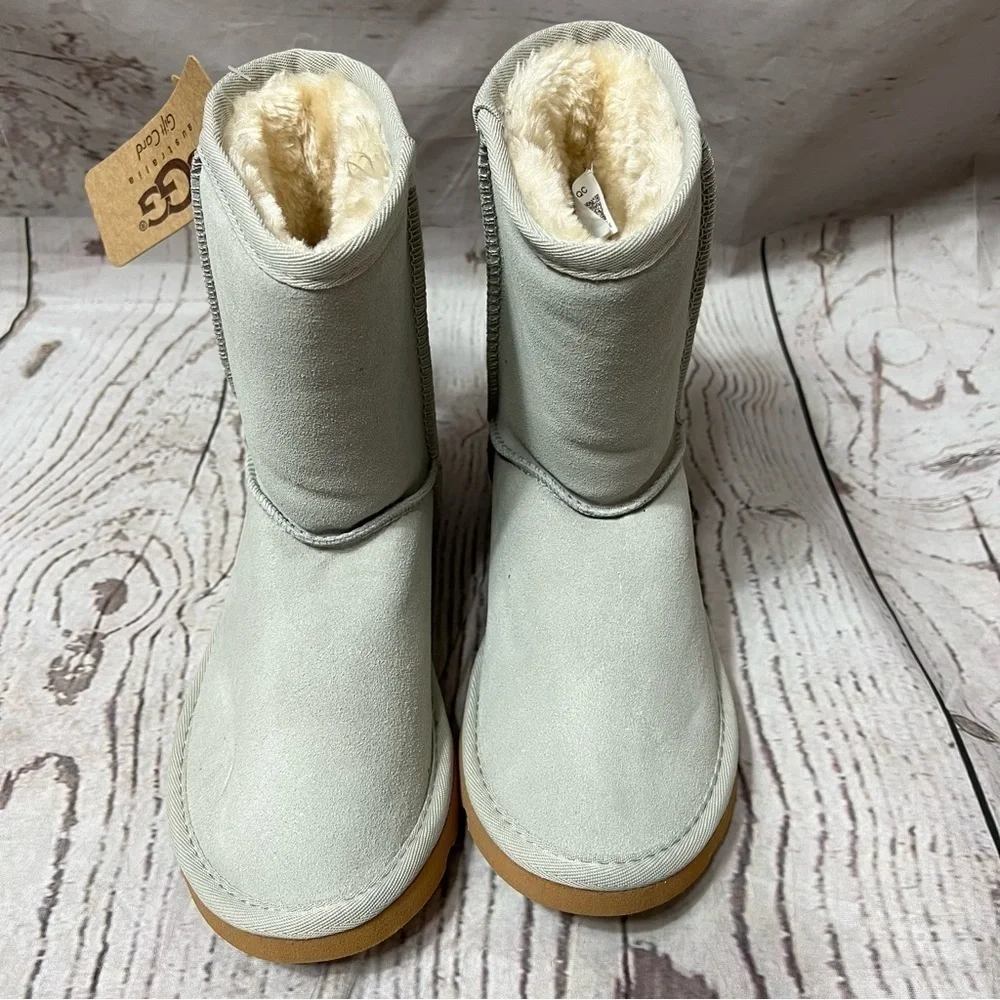 Nwt Ugg Classic Short Ii Boots